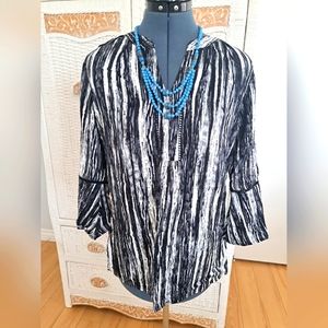 Gloria Vanderbilt Tunic Top Shirt Bell Sleeves Black White Print Size Small NWOT